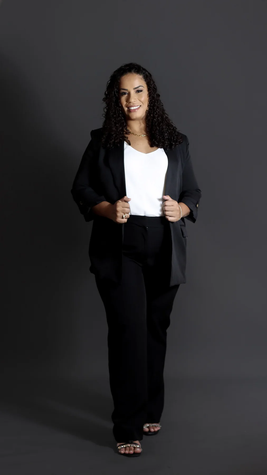 Luciene Camargos, podóloga da Domus Podologia Clínica, em retrato profissional
